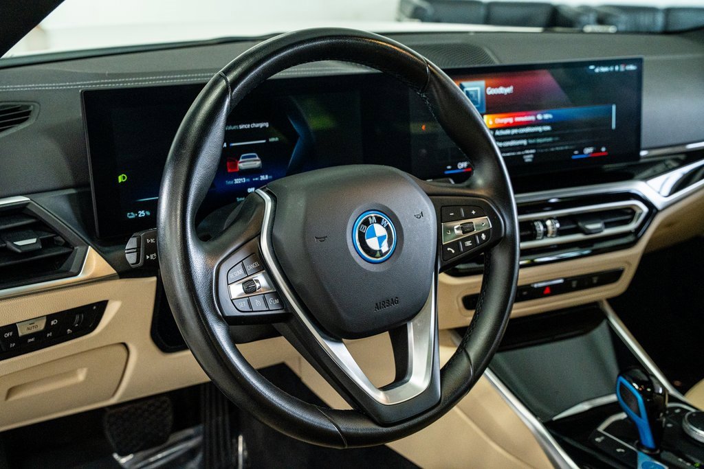 Used 2022 BMW i4 eDrive40 image 35