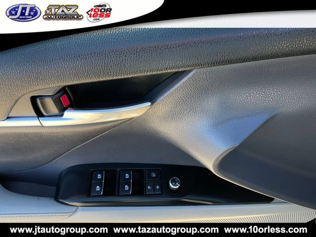 Used 2019 Toyota Camry XSE FWD image 10