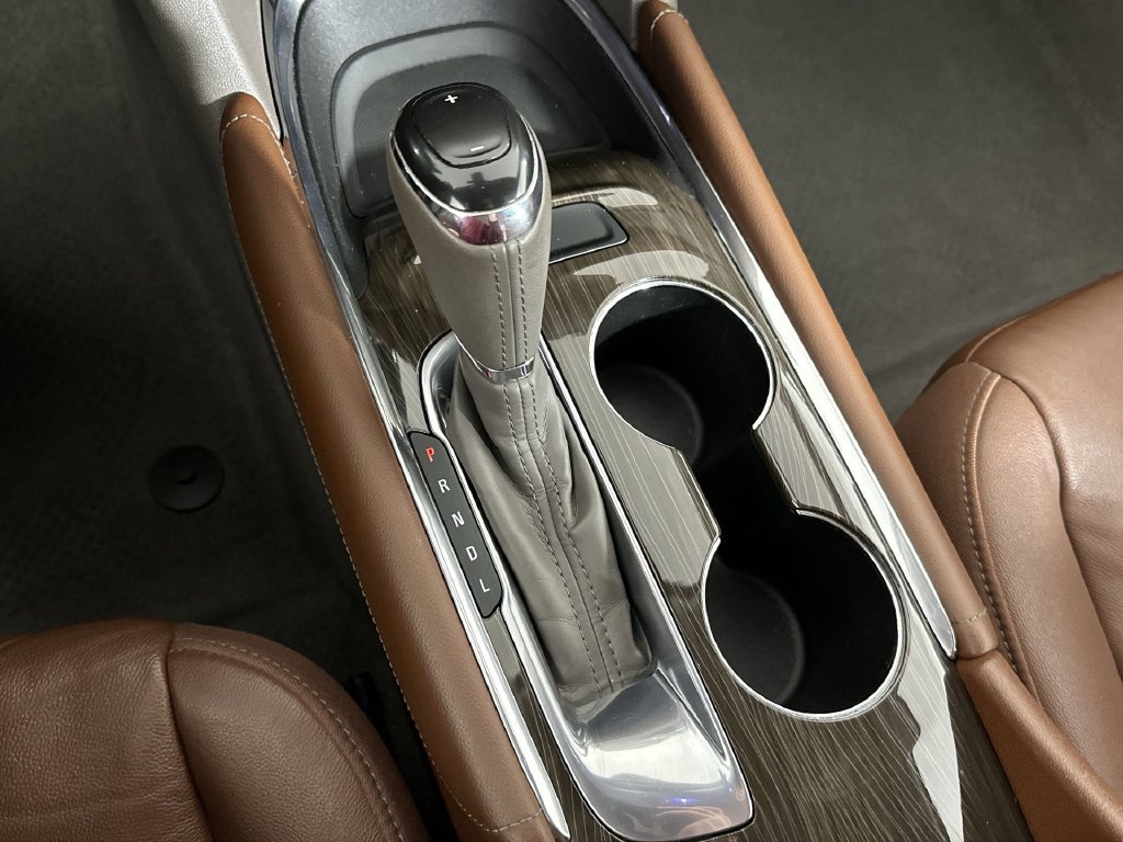Used 2018 Chevrolet Malibu Premier FWD image 18