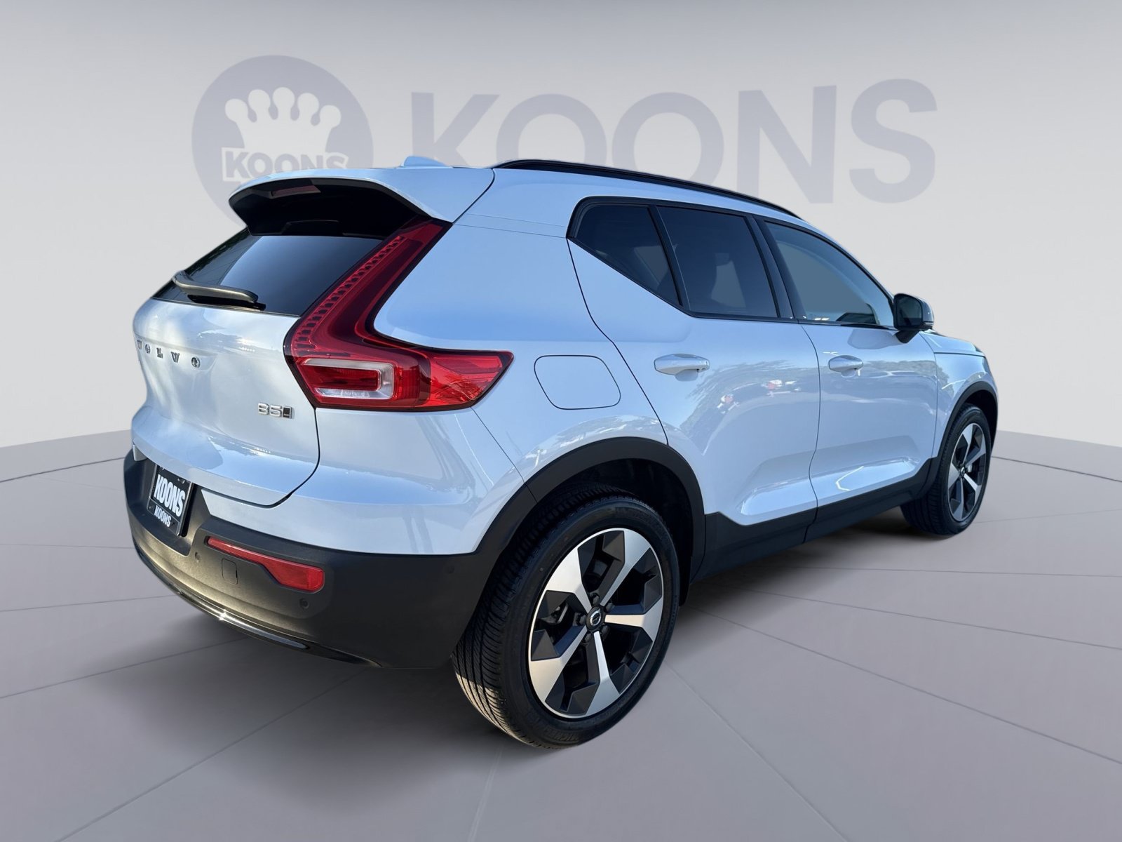 New 2026 Volvo XC40 B5 Plus w/ Protection Package Premier AWD/4WD image 16