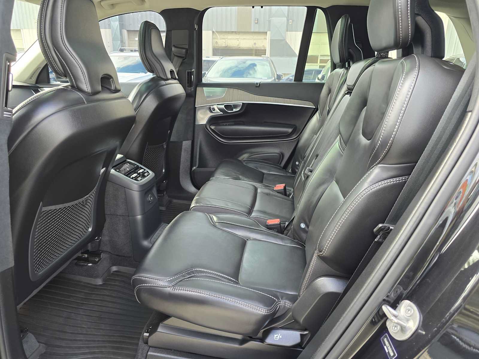 Certified 2024 Volvo XC90 T8 Ultimate w/ Lounge Package AWD/4WD image 16