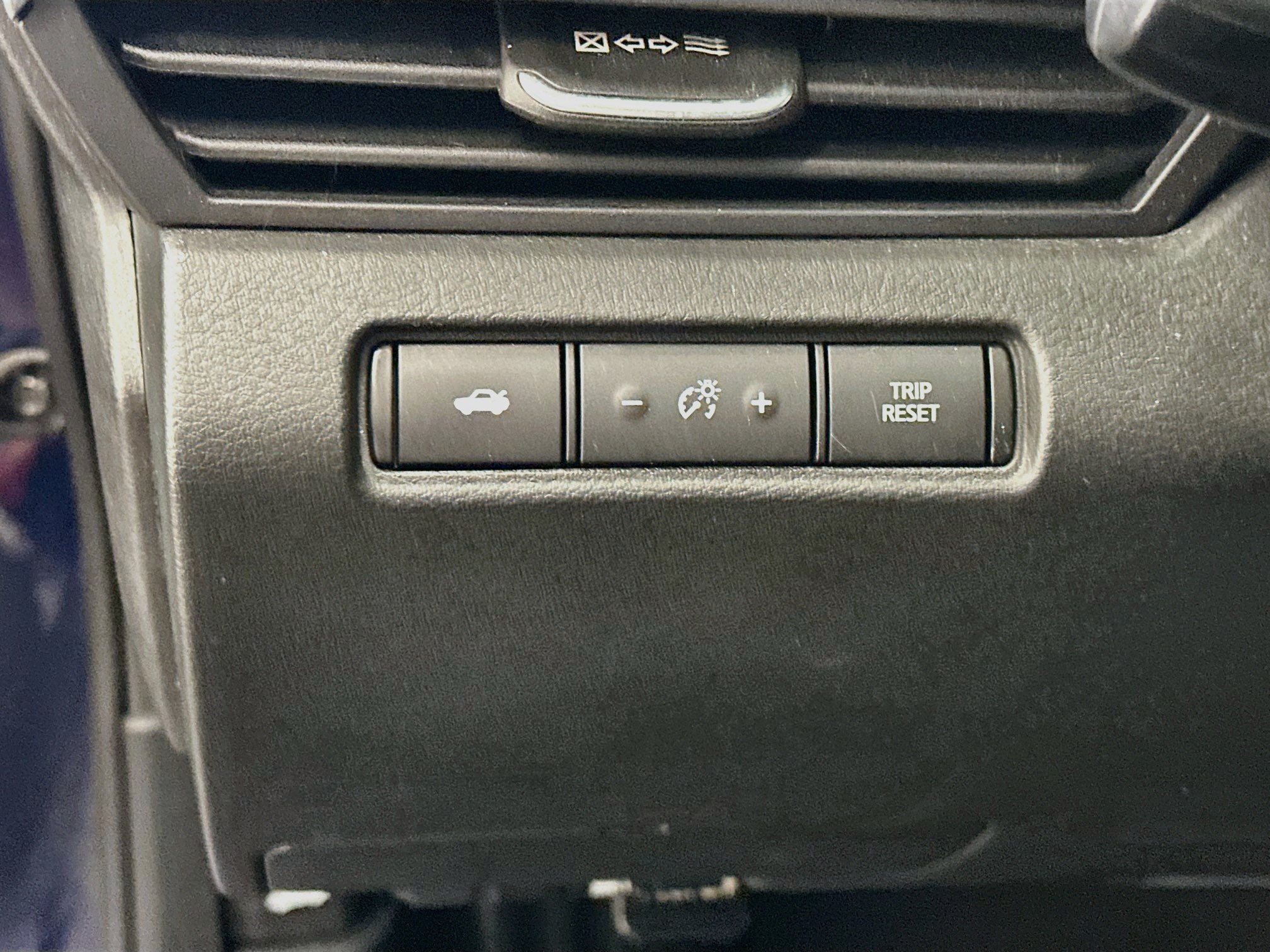 Used 2024 Nissan Altima 2.5 SR w/ SR Premium Package FWD image 17