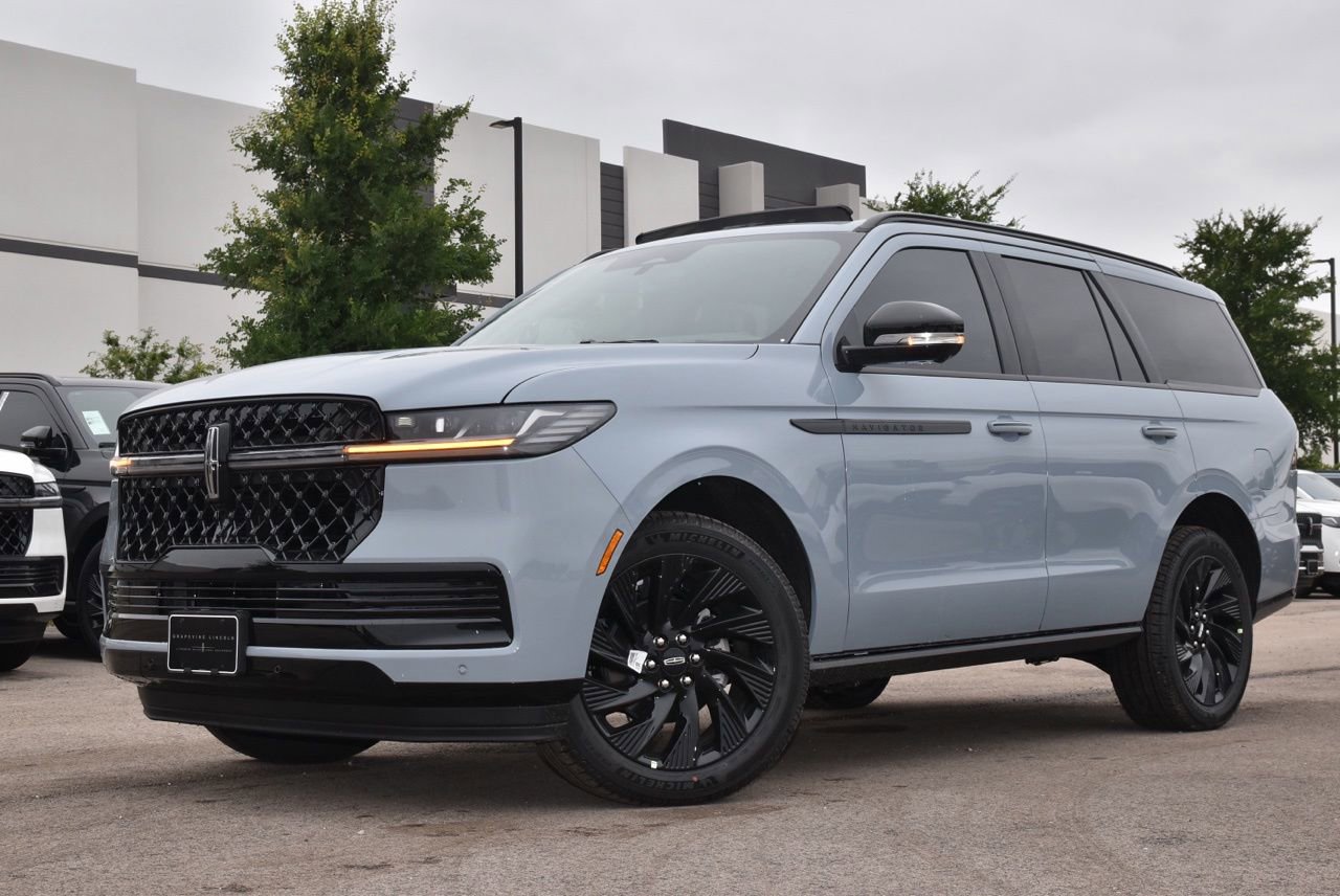 New 2026 Lincoln Navigator Reserve AWD/4WD image 1