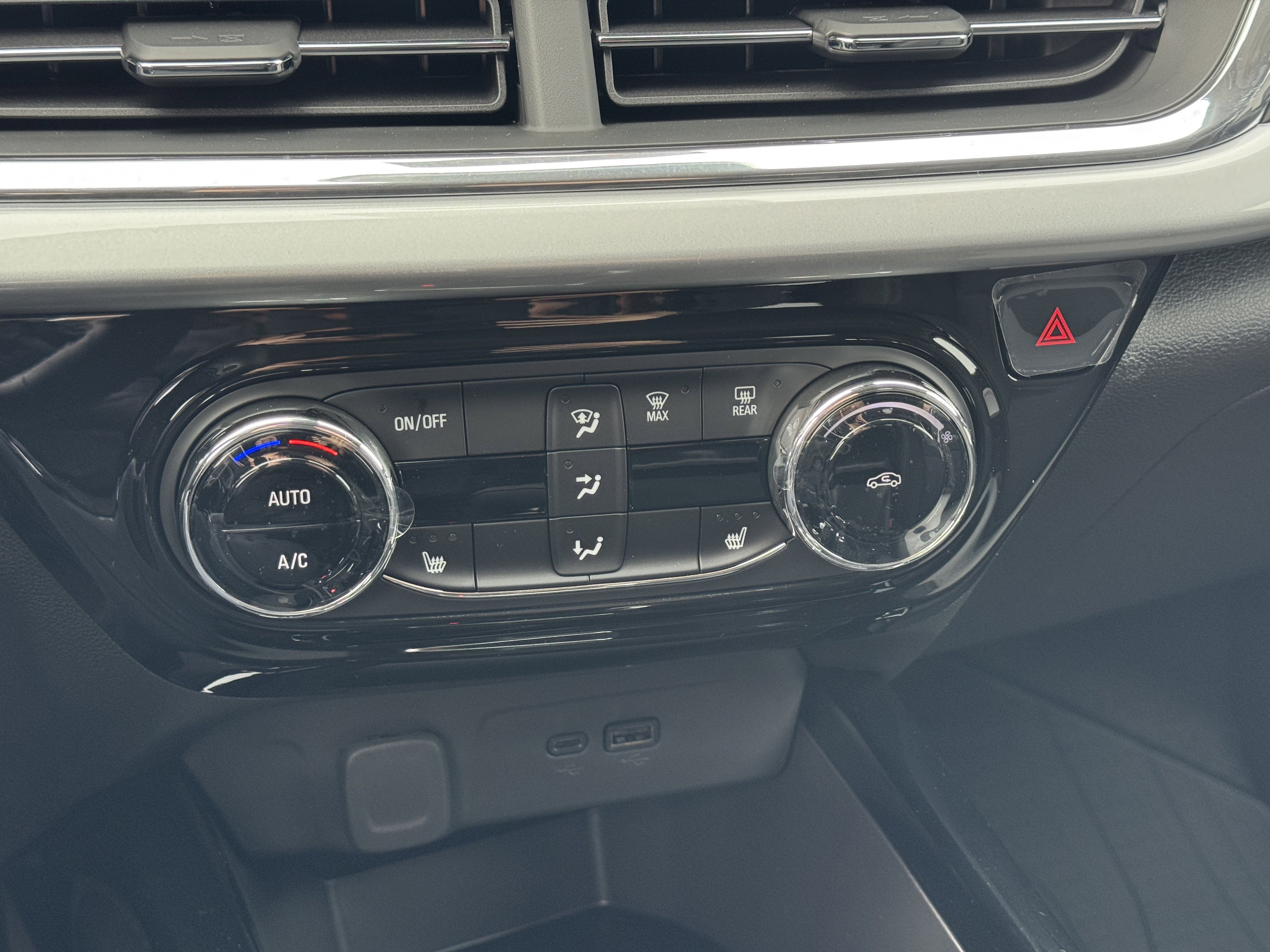 New 2026 Chevrolet Trax LT w/ Driver Confidence Package image 22