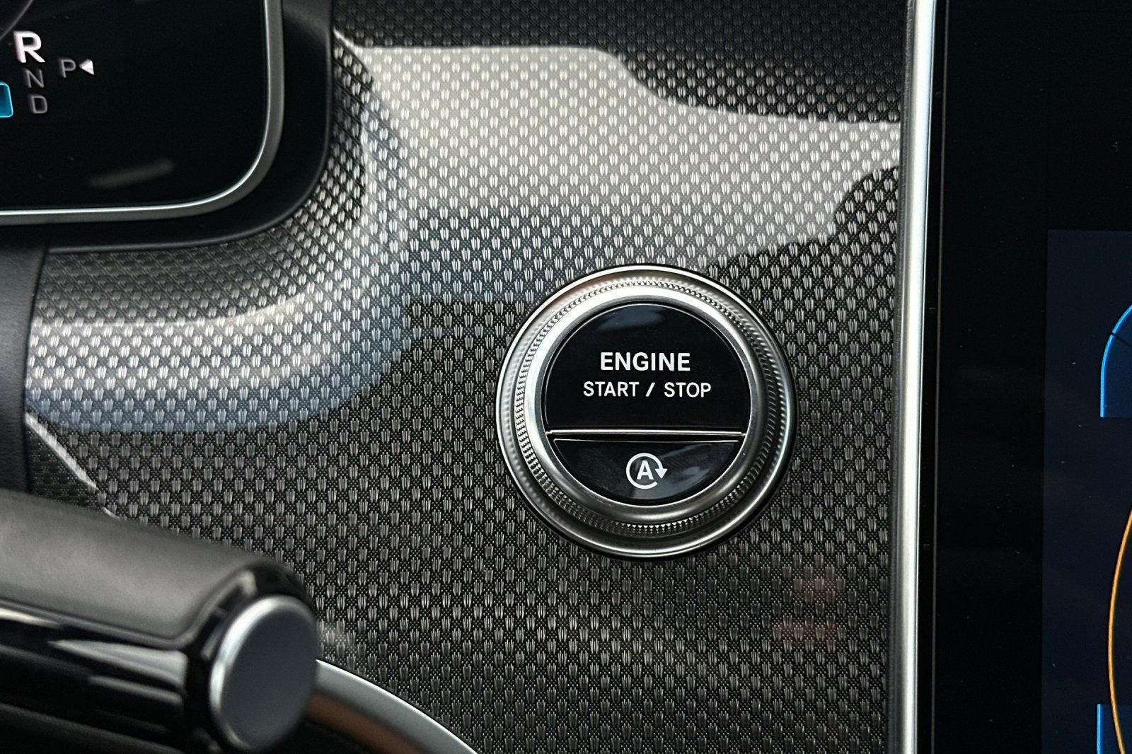 New 2025 Mercedes-Benz C 300 4MATIC Sedan image 19