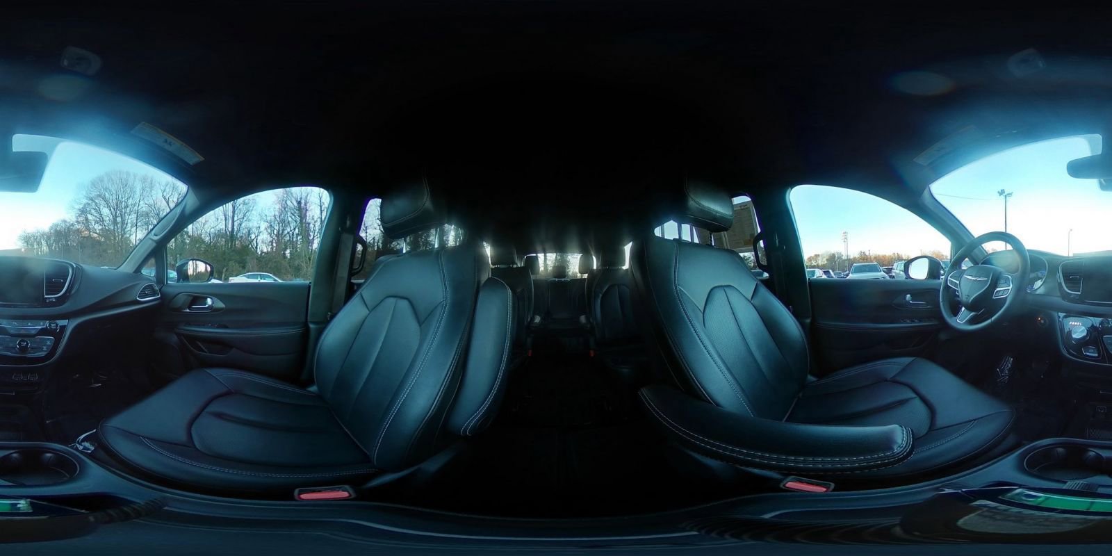 Used 2025 Chrysler Pacifica Select image 43