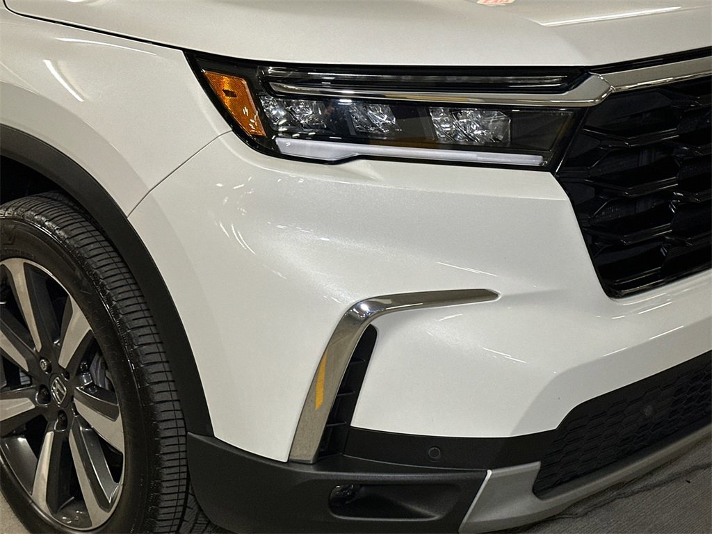 Used 2023 Honda Pilot Touring image 11