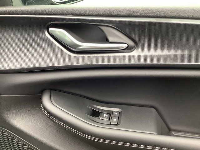 New 2025 Jeep Grand Cherokee Altitude image 39