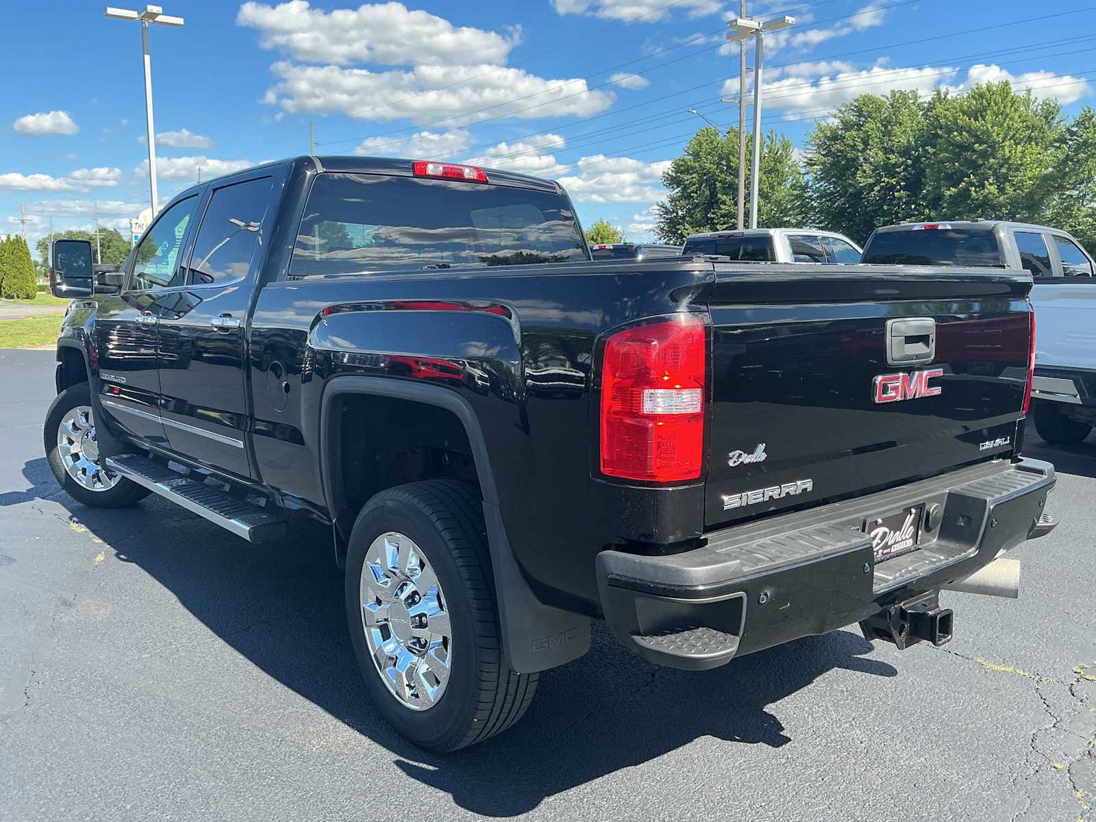 Used 2018 GMC Sierra 2500 Denali w/ Duramax Plus Package AWD/4WD image 5