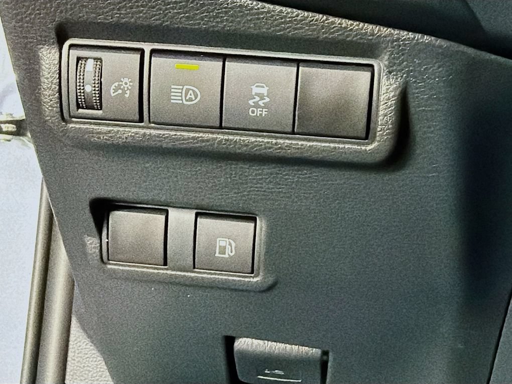 Used 2024 Toyota Corolla Cross AWD Hybrid image 15