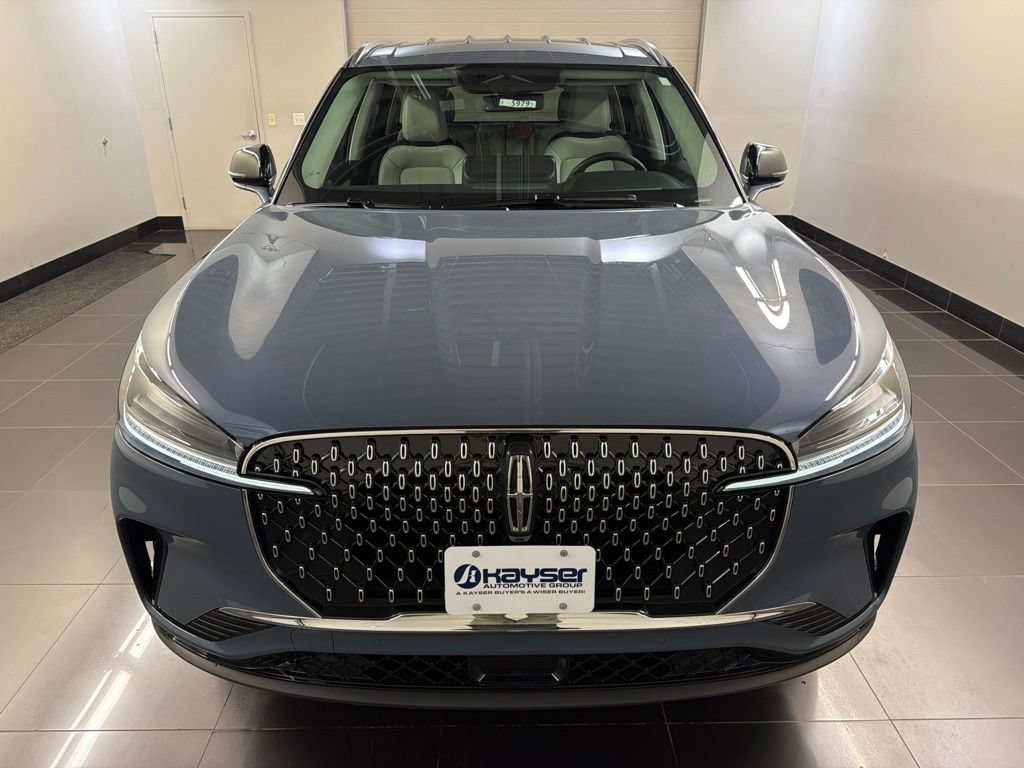 New 2026 Lincoln Aviator AWD image 2