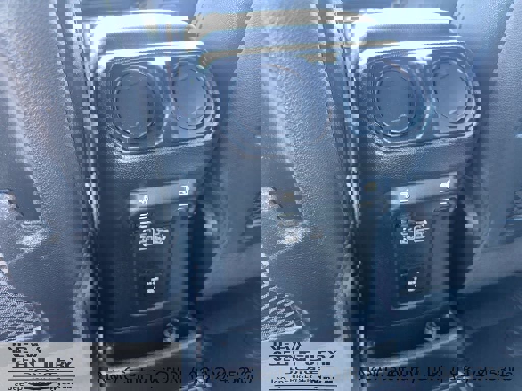 Used 2018 Jeep Wrangler Unlimited Rubicon image 18