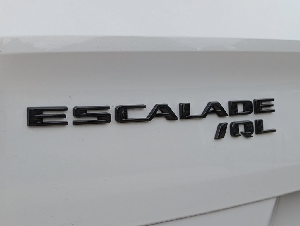 New 2026 Cadillac Escalade IQL Sport 2 w/ LPO, ONYX Package AWD/4WD image 10