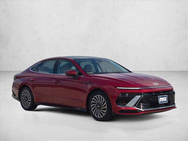 Used 2025 Hyundai Sonata Limited FWD image 3