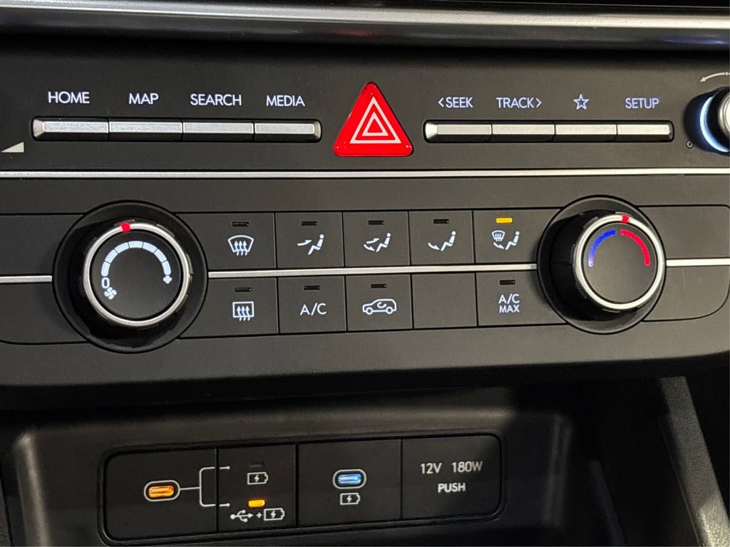 Certified 2025 Hyundai Tucson SE image 31