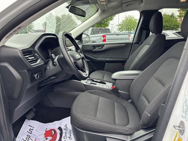 Used 2025 Ford Escape Active AWD/4WD image 9