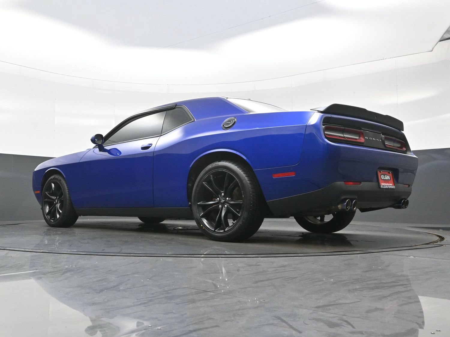 Used 2018 Dodge Challenger SXT w/ Blacktop Package RWD image 29