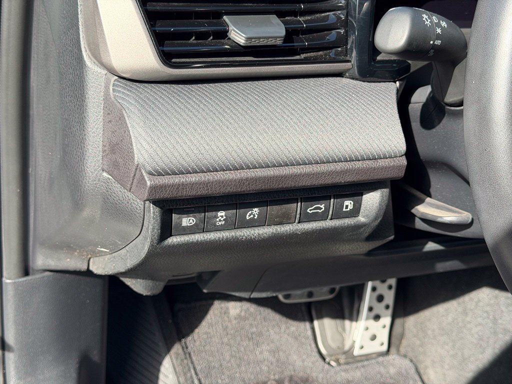 Certified 2025 Toyota Camry Hybrid FWD image 15