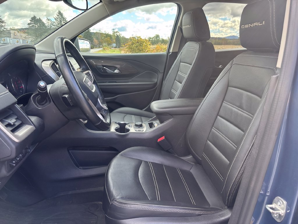 Used 2024 GMC Terrain Denali AWD/4WD image 10