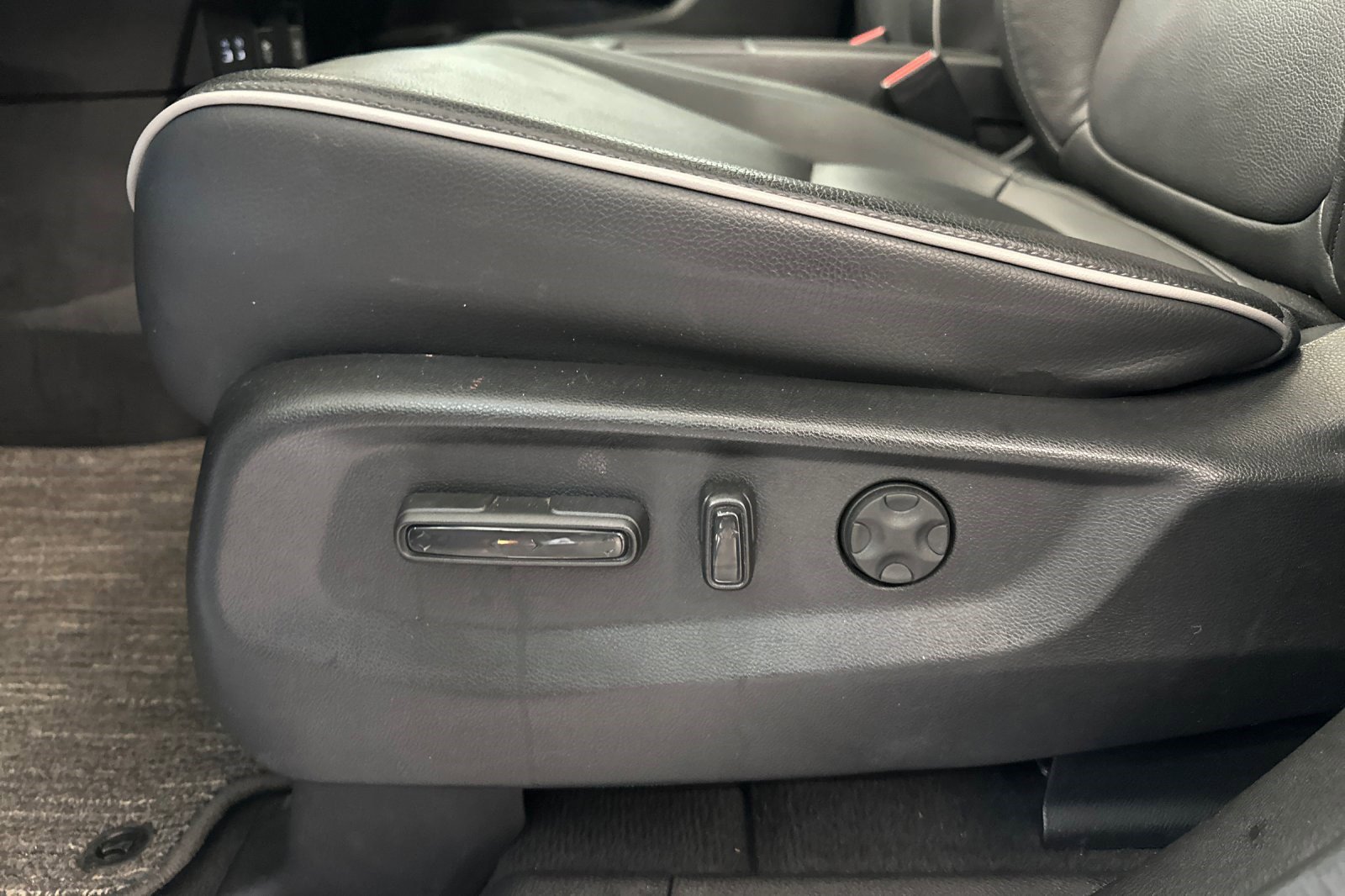 Used 2025 Honda Odyssey Touring image 16