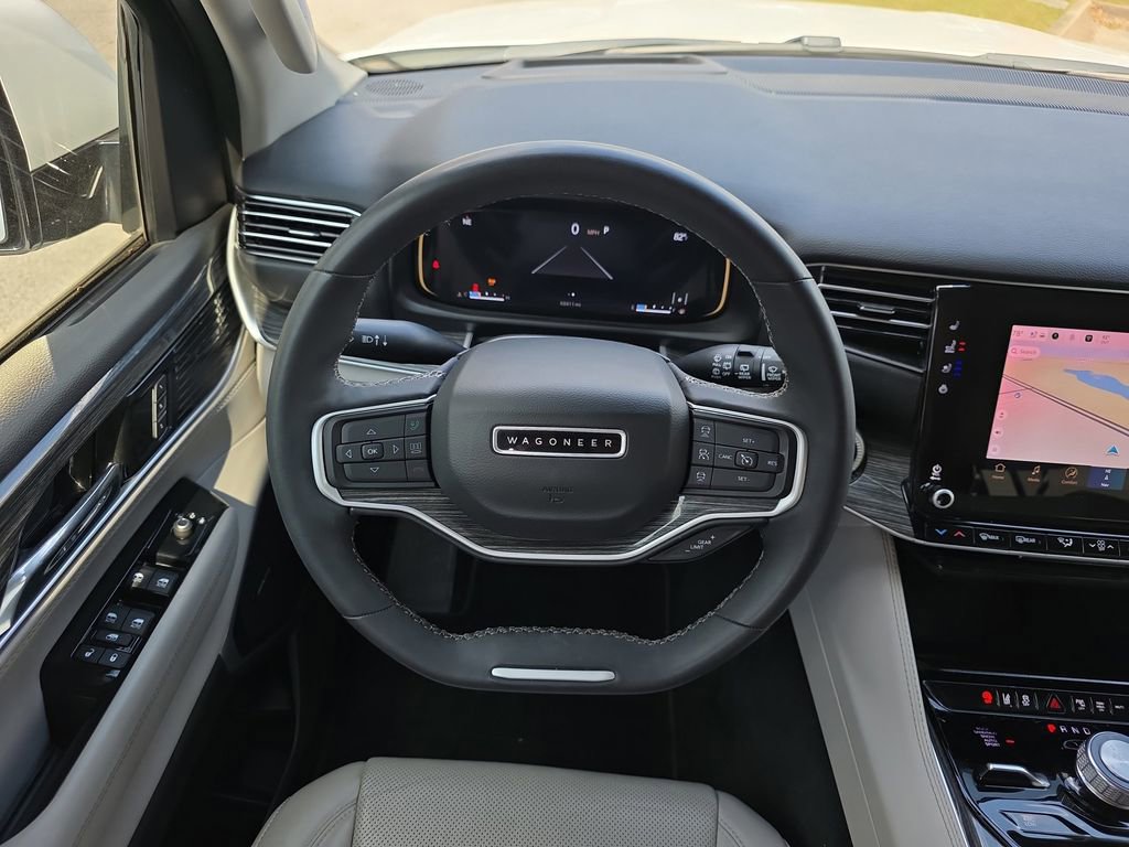Used 2022 Jeep Wagoneer Series III w/ Flexible Seating Group image 15