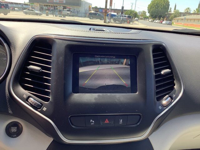 Used 2021 Jeep Cherokee Latitude Lux w/ Trailer Tow Group image 19