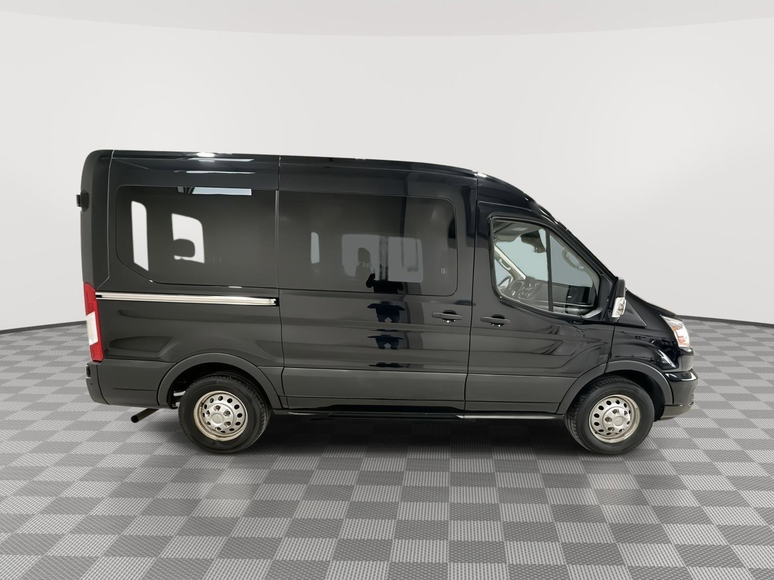 Used 2020 Ford Transit 150 XLT image 6