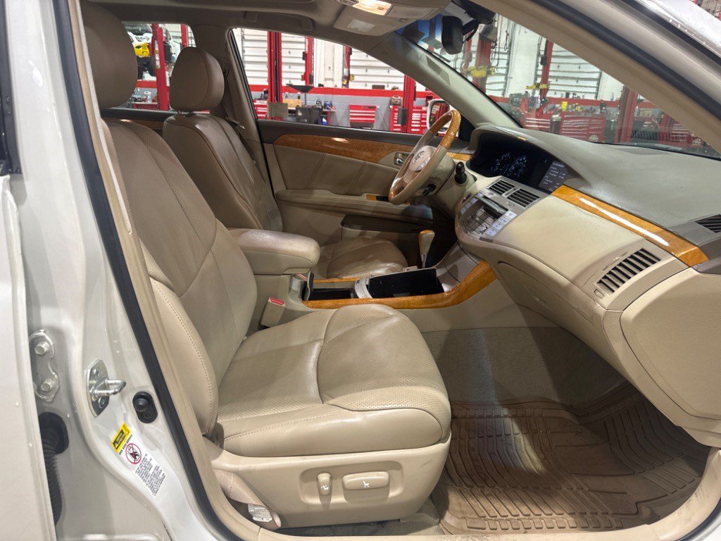 Used 2005 Toyota Avalon Limited FWD image 47