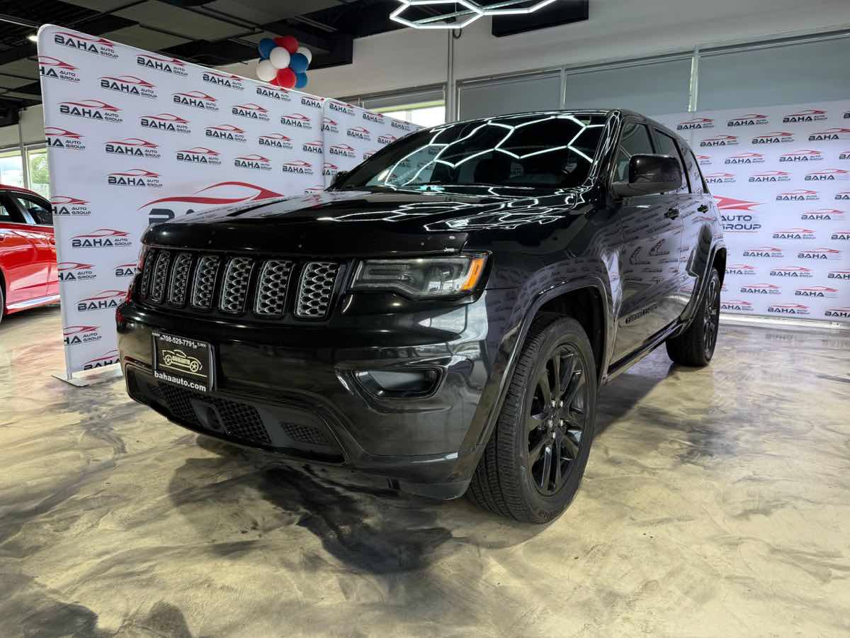 Used 2021 Jeep Grand Cherokee Laredo X AWD/4WD image 4