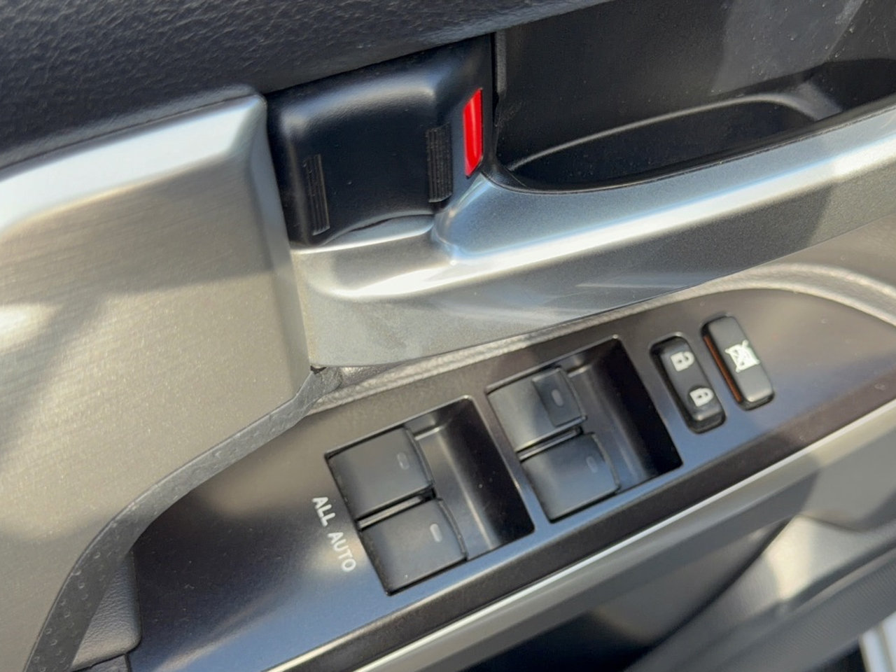 Used 2018 Toyota Land Cruiser AWD/4WD image 15