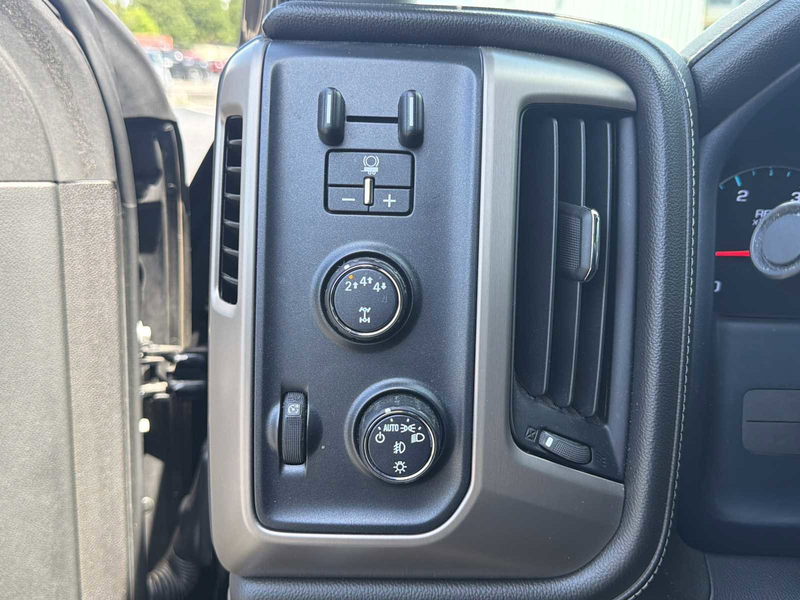 Used 2018 GMC Sierra 2500 Denali w/ Duramax Plus Package image 13