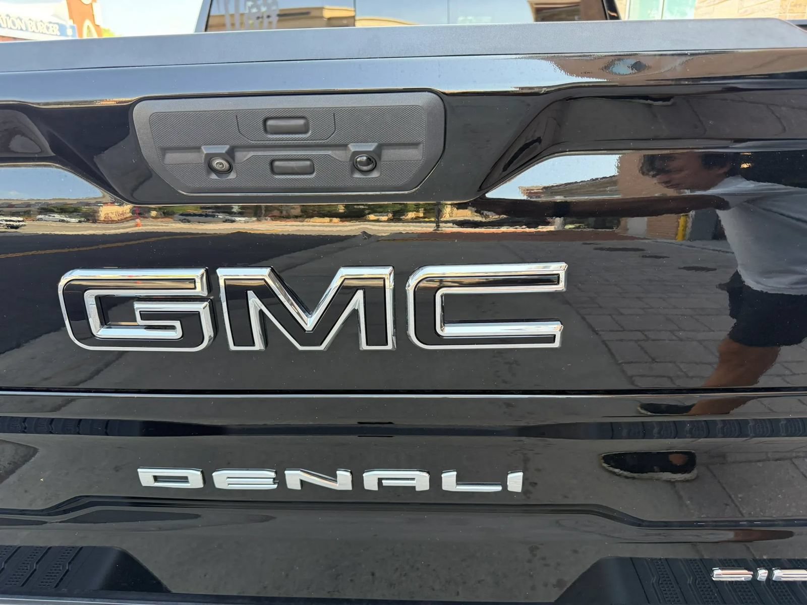Used 2020 GMC Sierra 1500 Denali w/ Driver Alert Package II AWD/4WD image 19