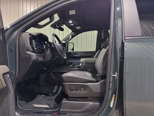 Used 2025 Chevrolet Silverado 2500 ZR2 w/ Technology Package AWD/4WD image 11