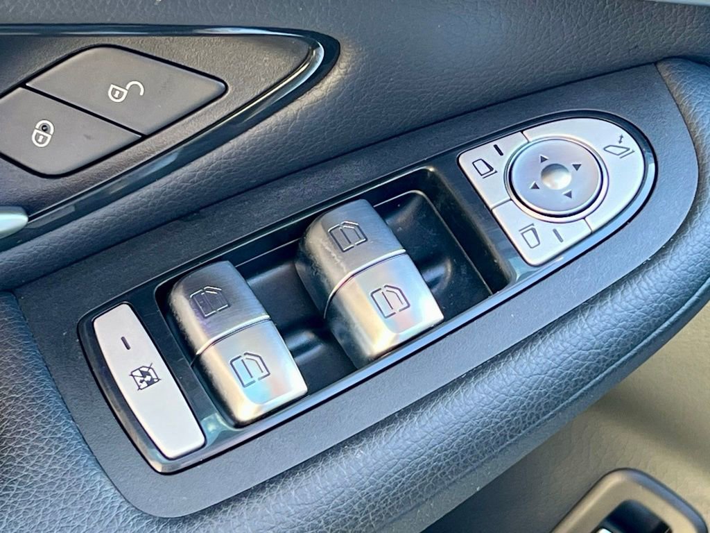 Certified 2022 Mercedes-Benz GLC 300 4MATIC image 34