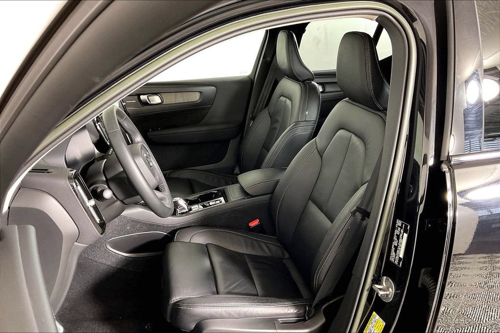 Used 2023 Volvo XC40 B5 Ultimate w/ Protection Package Premier AWD/4WD image 24