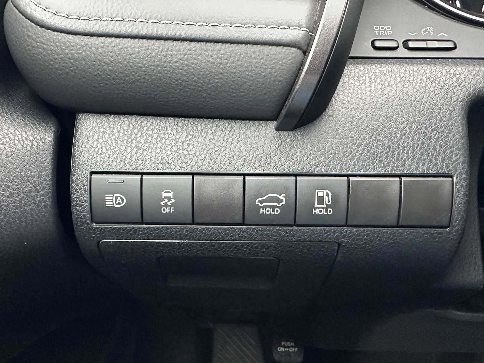 Used 2024 Toyota Camry SE image 32