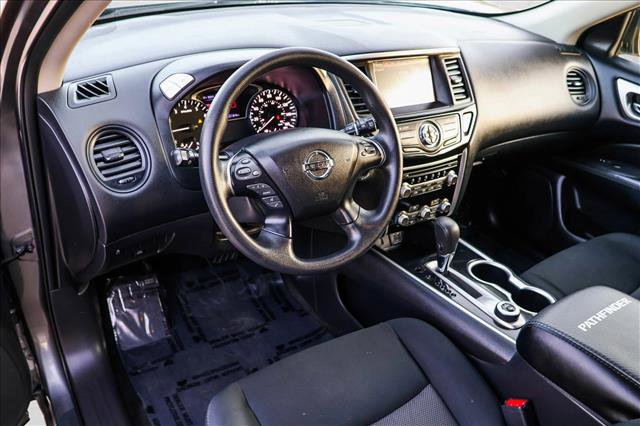 Used 2018 Nissan Pathfinder S image 10
