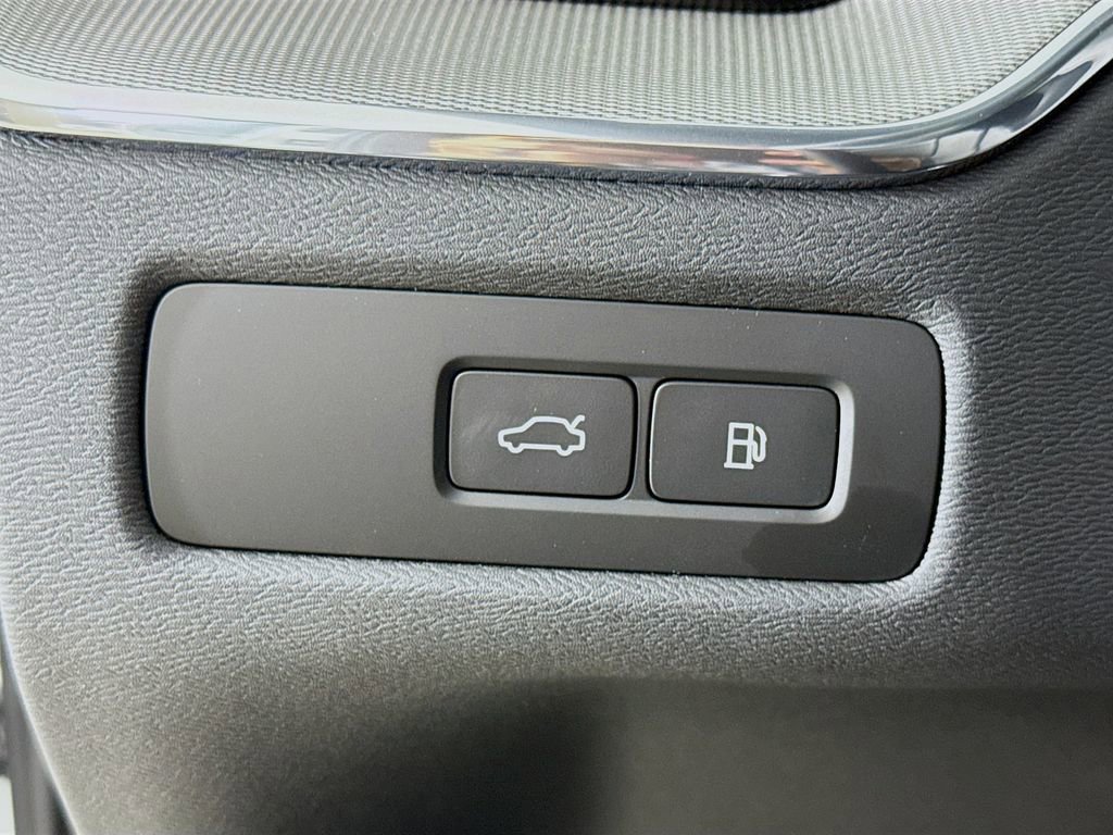 New 2026 Volvo XC60 T8 Polestar w/ Protection Package Premier image 10