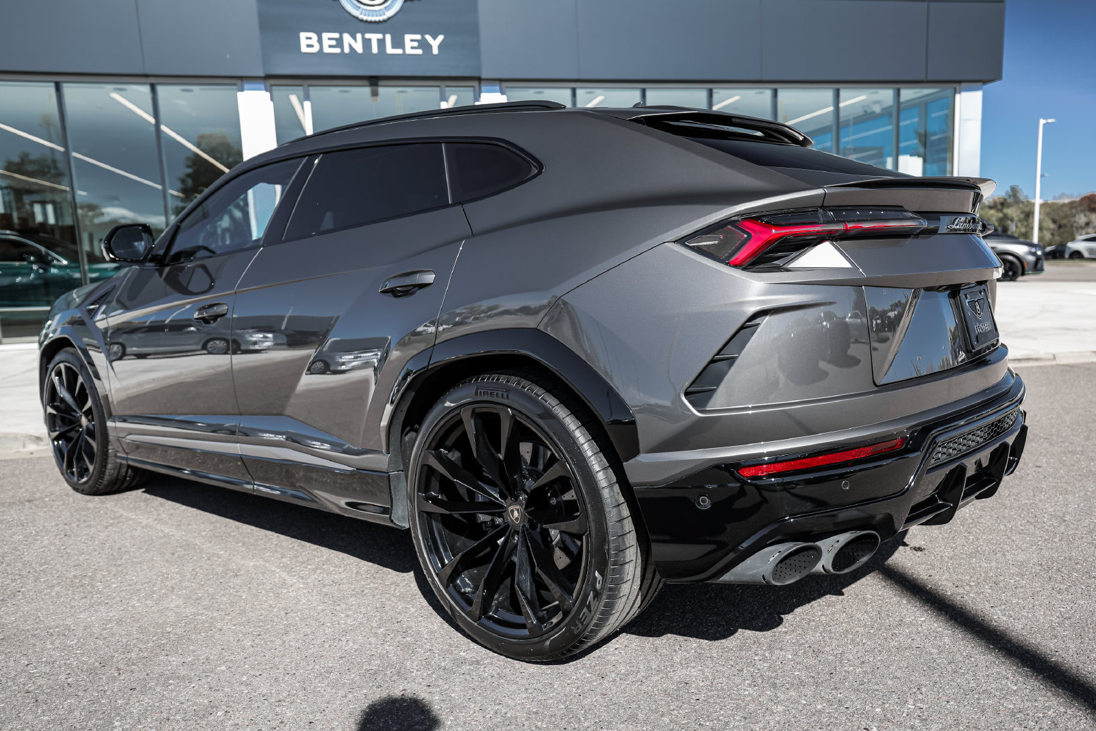 Used 2021 Lamborghini Urus AWD/4WD image 9