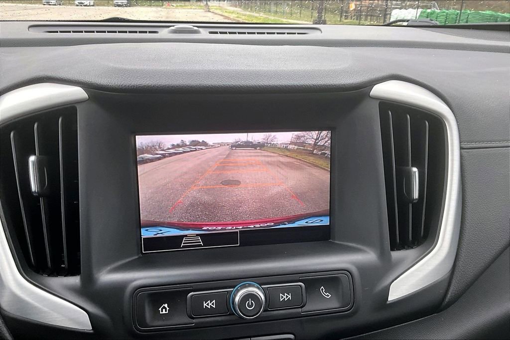 Used 2024 GMC Terrain SLE w/ Driver Convenience Package image 22