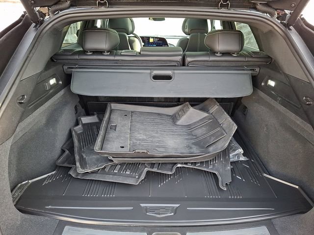 Certified 2025 Cadillac Lyriq Luxury w/ LPO, Floor Liner Package image 31