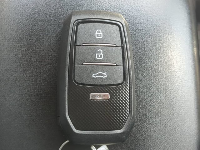 Used 2024 Hyundai Venue SEL FWD image 27