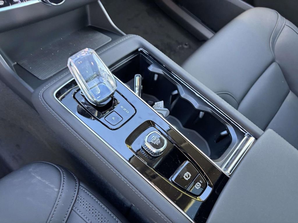 New 2026 Volvo XC90 B6 Plus image 24