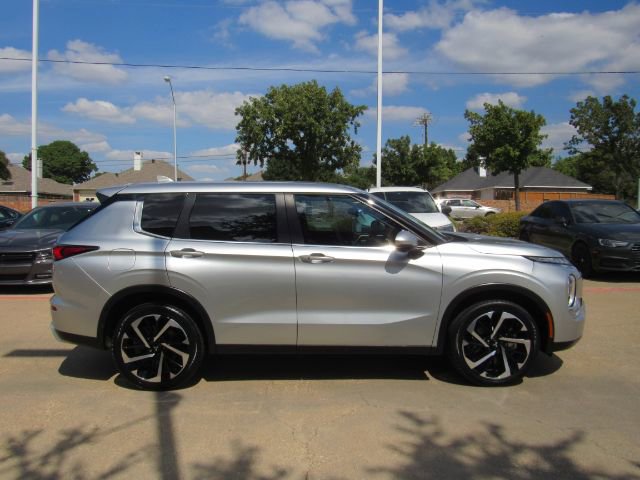 Used 2023 Mitsubishi Outlander SE image 5