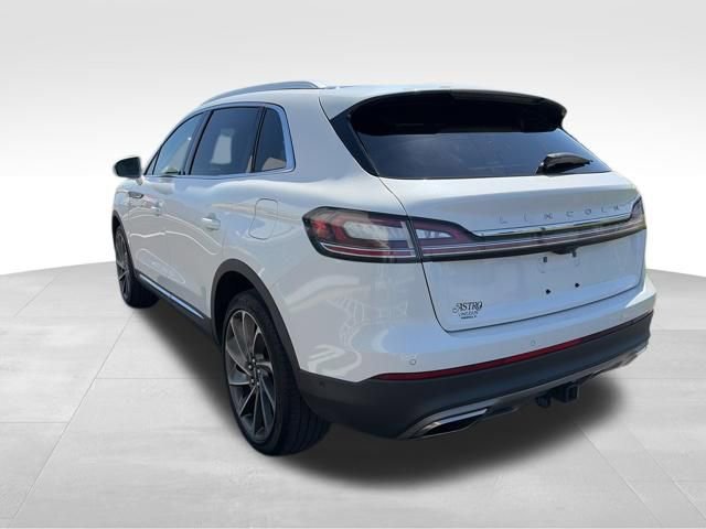 Used 2022 Lincoln Nautilus Reserve w/ Equipment Group 202A image 5