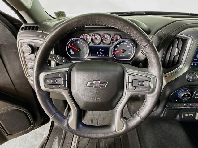 Used 2022 Chevrolet Silverado 1500 RST w/ Redline Edition AWD/4WD image 4