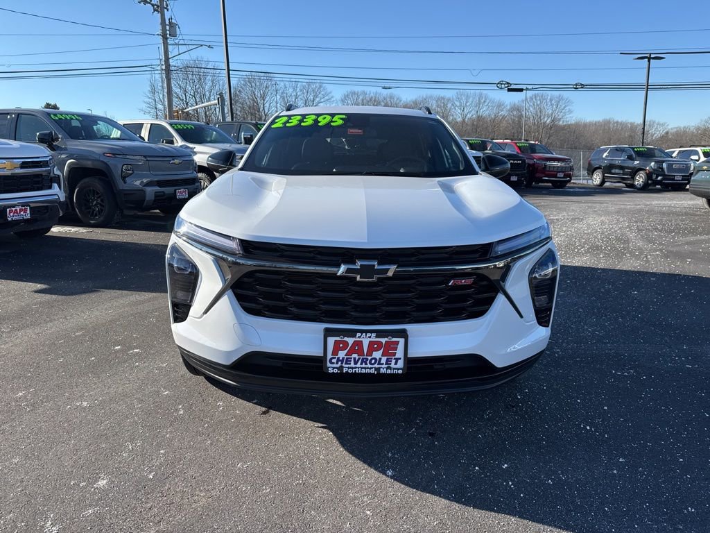 Used 2025 Chevrolet Trax RS w/ Driver Confidence Package image 9