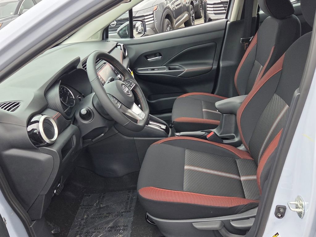 New 2025 Nissan Versa SR w/ Trunk Package image 3
