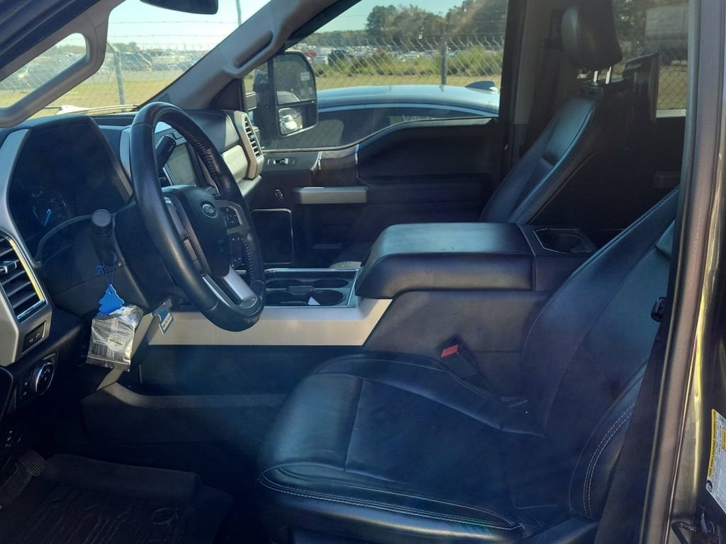 Used 2017 Ford F250 Lariat w/ Chrome Package image 6