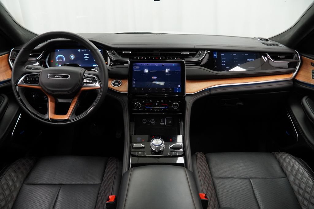 Certified 2025 Jeep Grand Cherokee L Summit AWD/4WD image 29